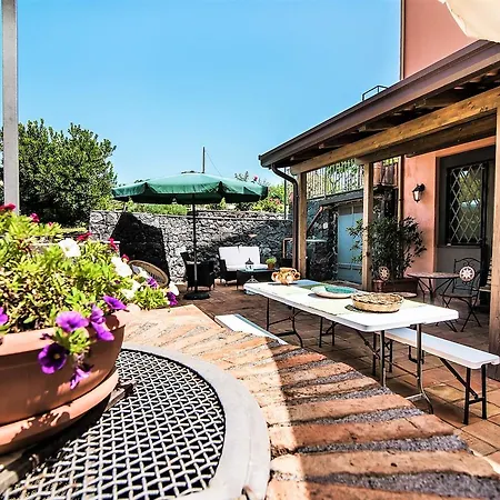 Nake Residenza Artistica Villa Sant'Alfio Exterior photo