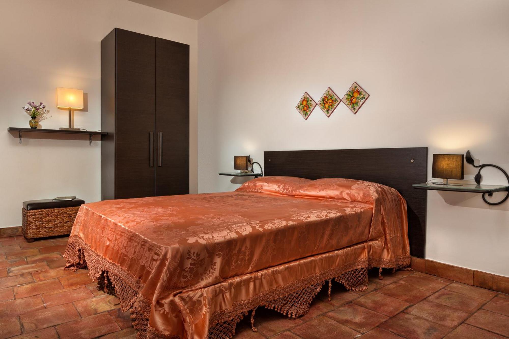 Holiday home Nake Residenza Artistica Sant'Alfio