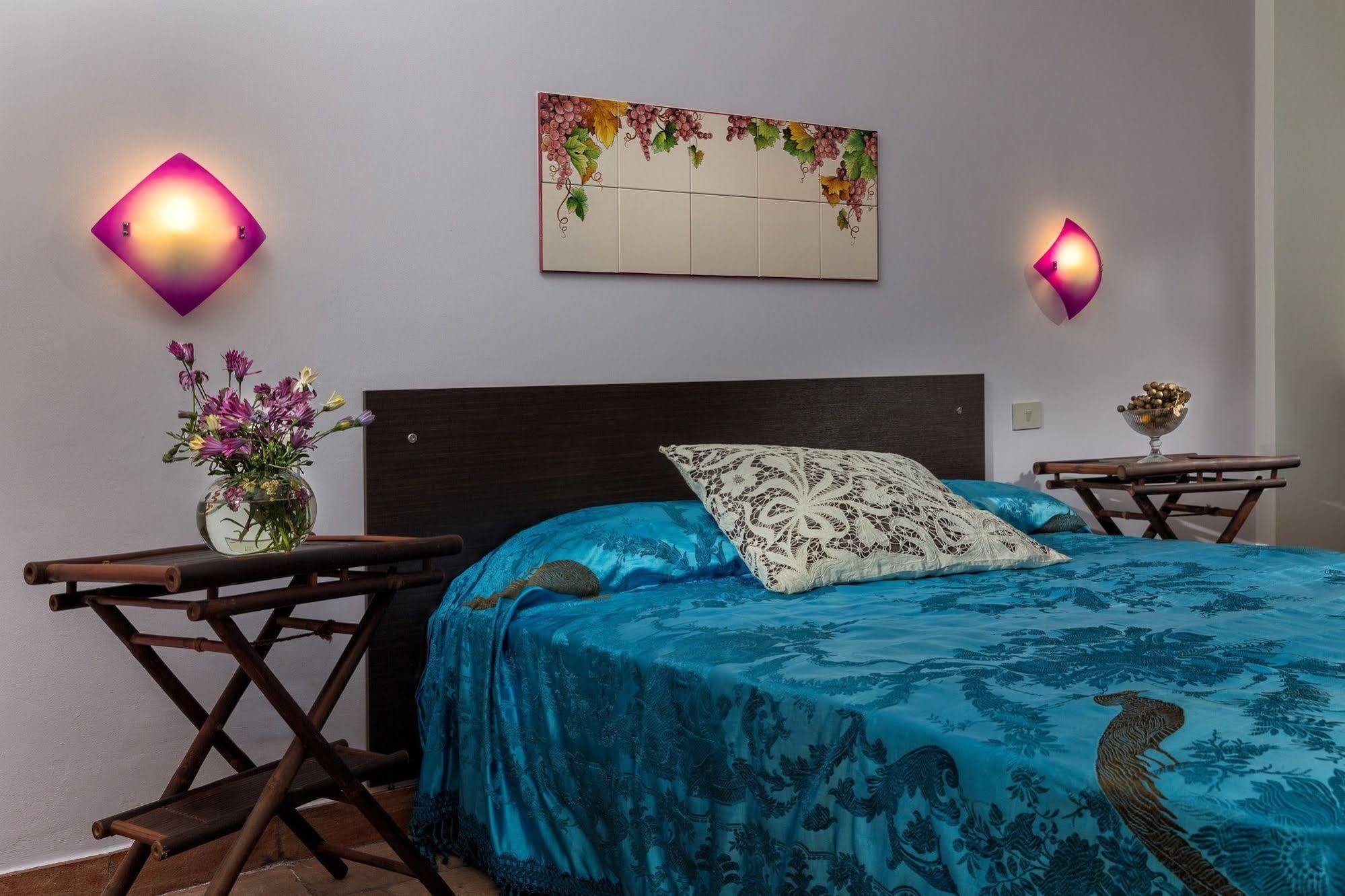Nake Residenza Artistica Holiday home *