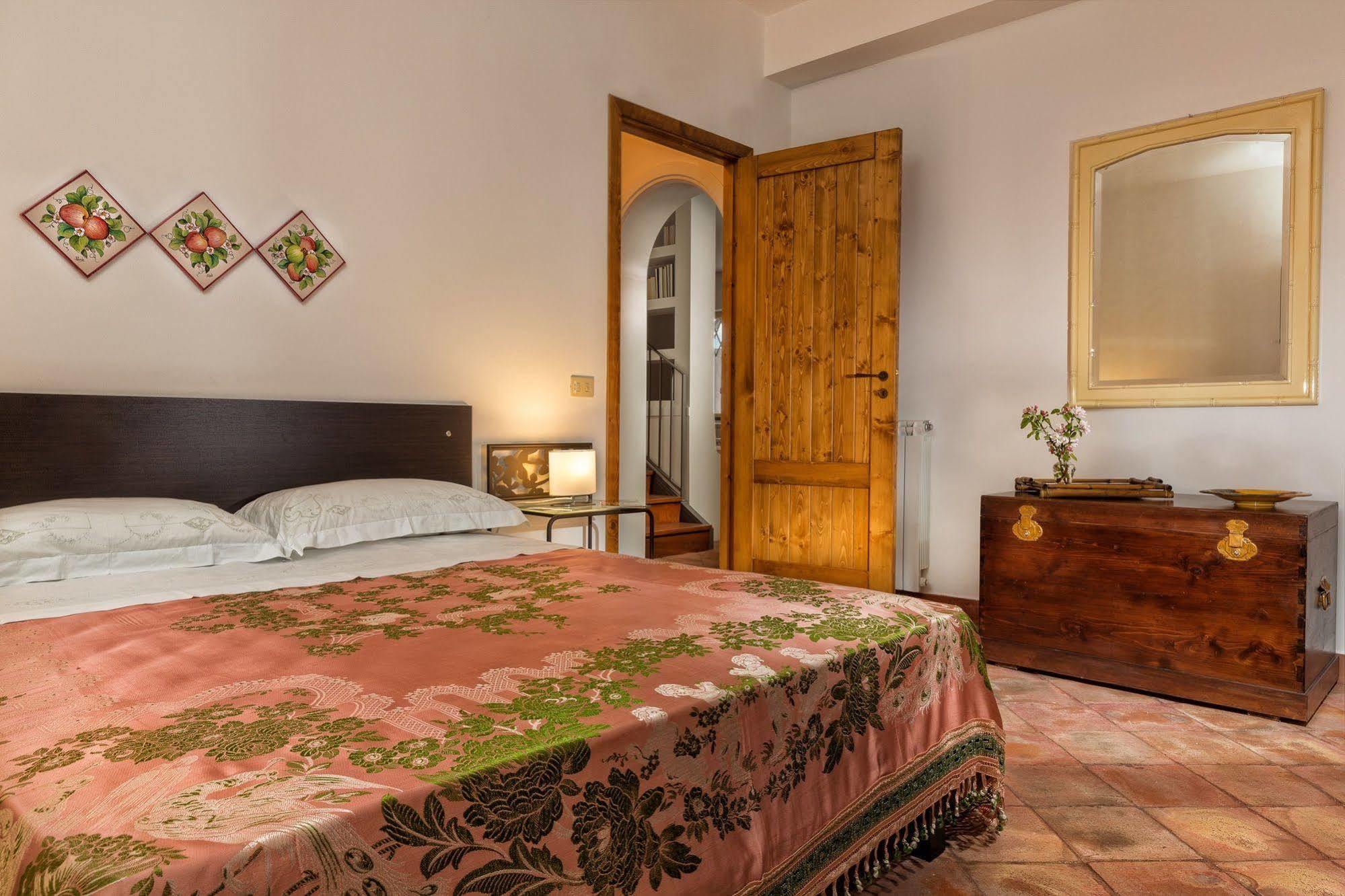 Nake Residenza Artistica * Sant'Alfio